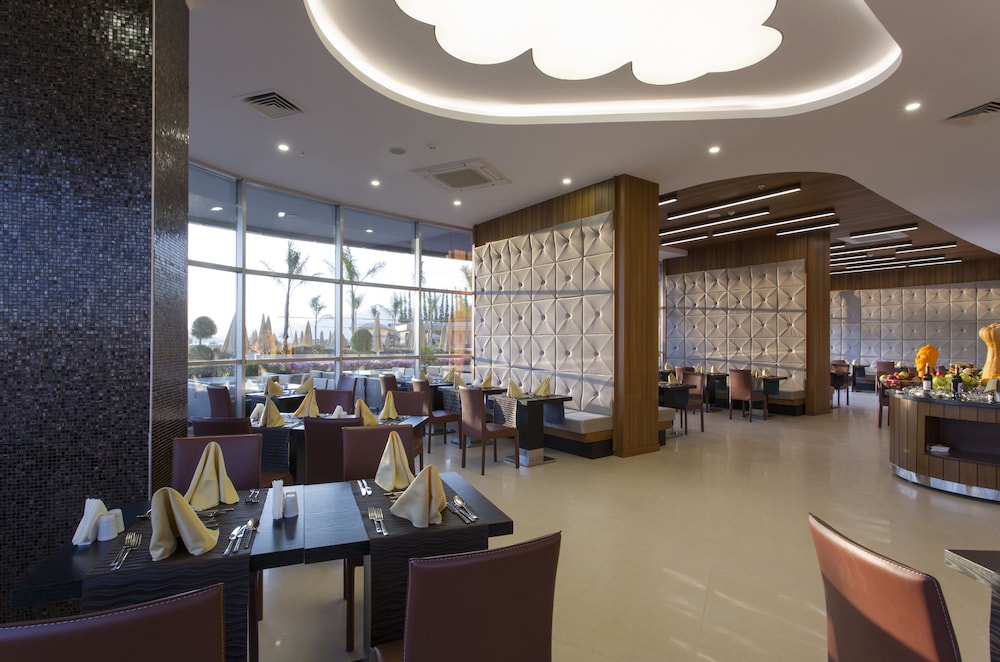 Michell Hotel - Adults Only - All Inclusive — Restaurant & bars in Alanya