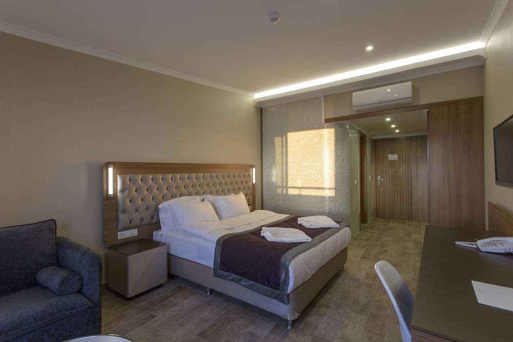 Michell Hotel - Adults Only - All Inclusive — Hotel rooms in Alanya