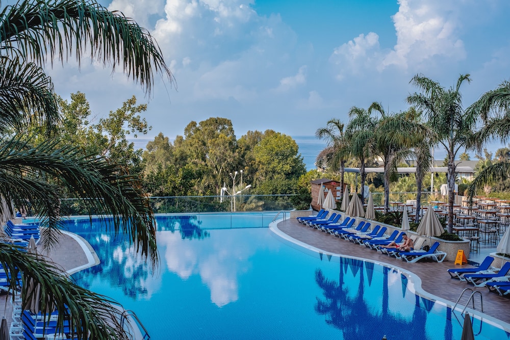 Michell Hotel - Adults Only - All Inclusive — Swimming pool in Alanya