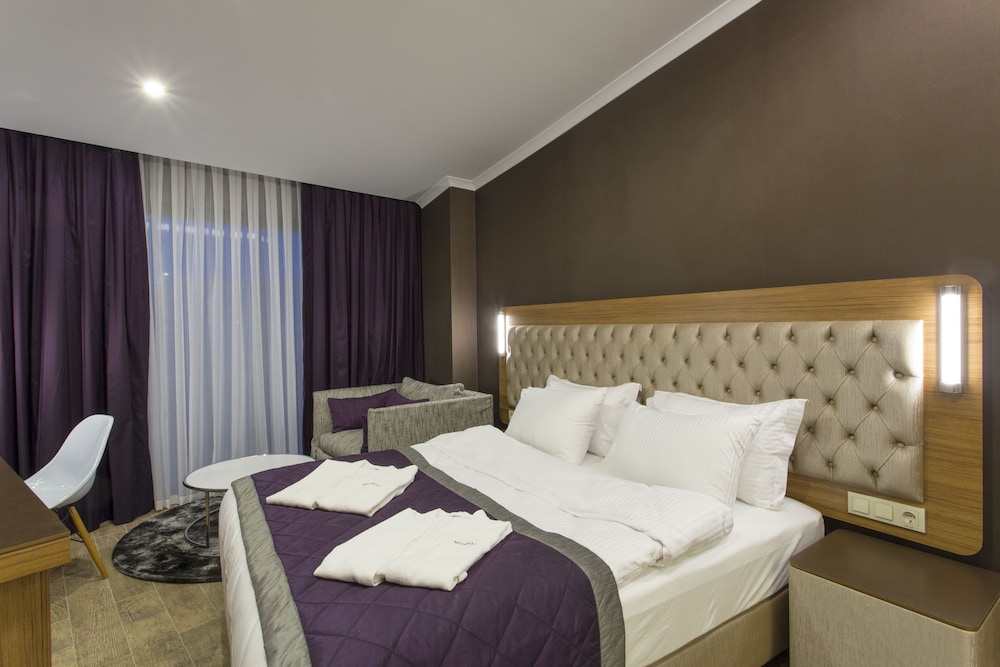 Michell Hotel - Adults Only - All Inclusive — Hotel rooms in Alanya
