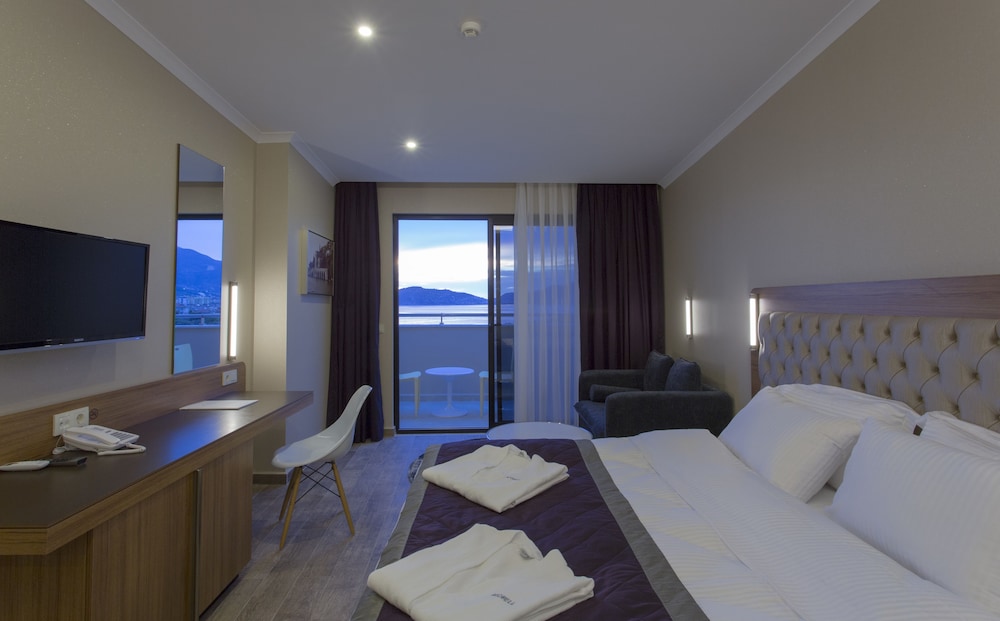 Michell Hotel - Adults Only - All Inclusive — Hotel rooms in Alanya