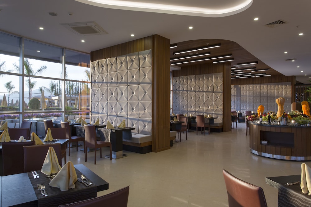 Michell Hotel - Adults Only - All Inclusive — Restaurant & bars in Alanya
