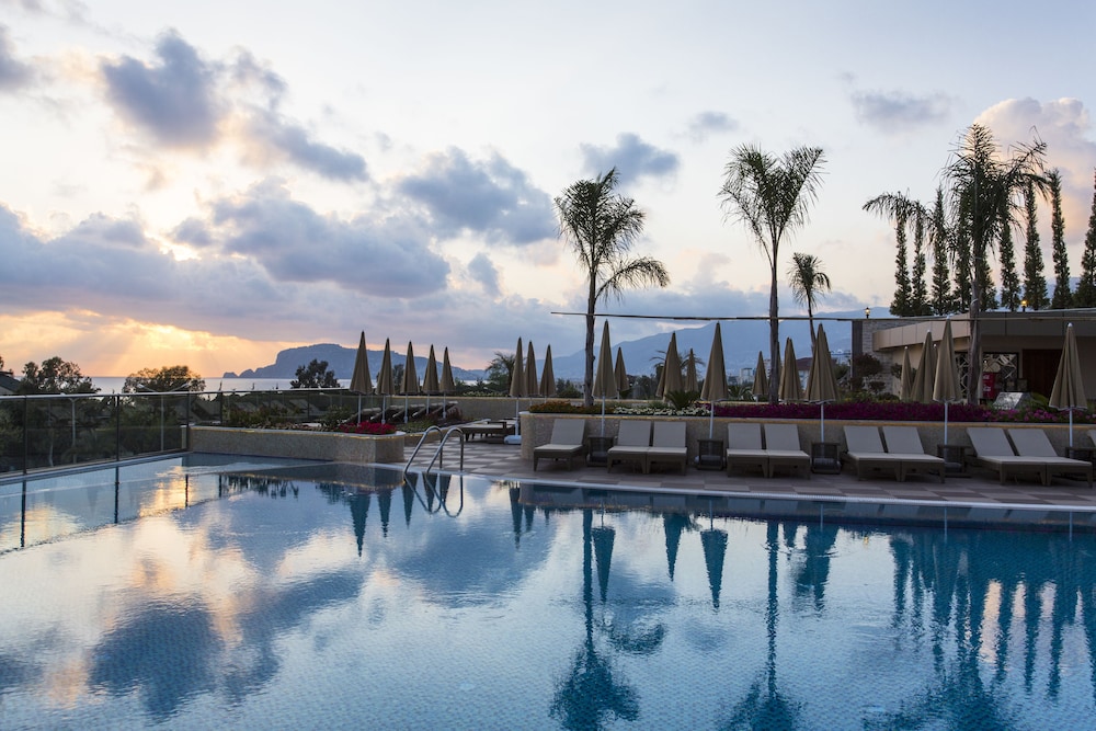 Michell Hotel - Adults Only - All Inclusive — Swimming pool in Alanya