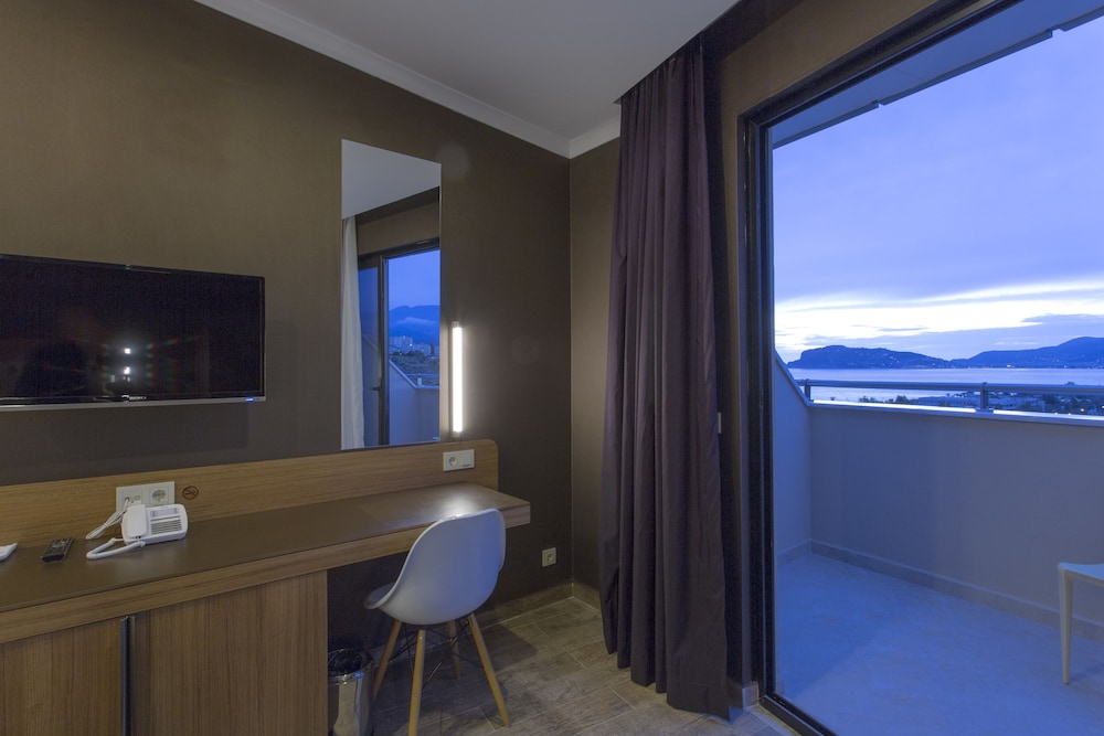 Michell Hotel - Adults Only - All Inclusive — Hotel rooms in Alanya