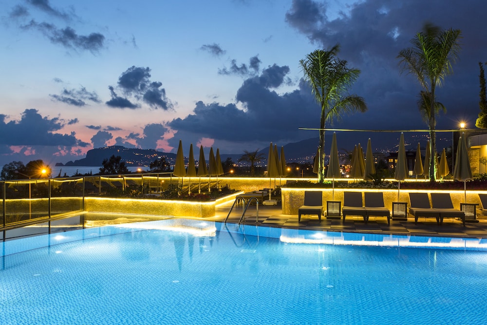 Michell Hotel - Adults Only - All Inclusive — Swimming pool in Alanya