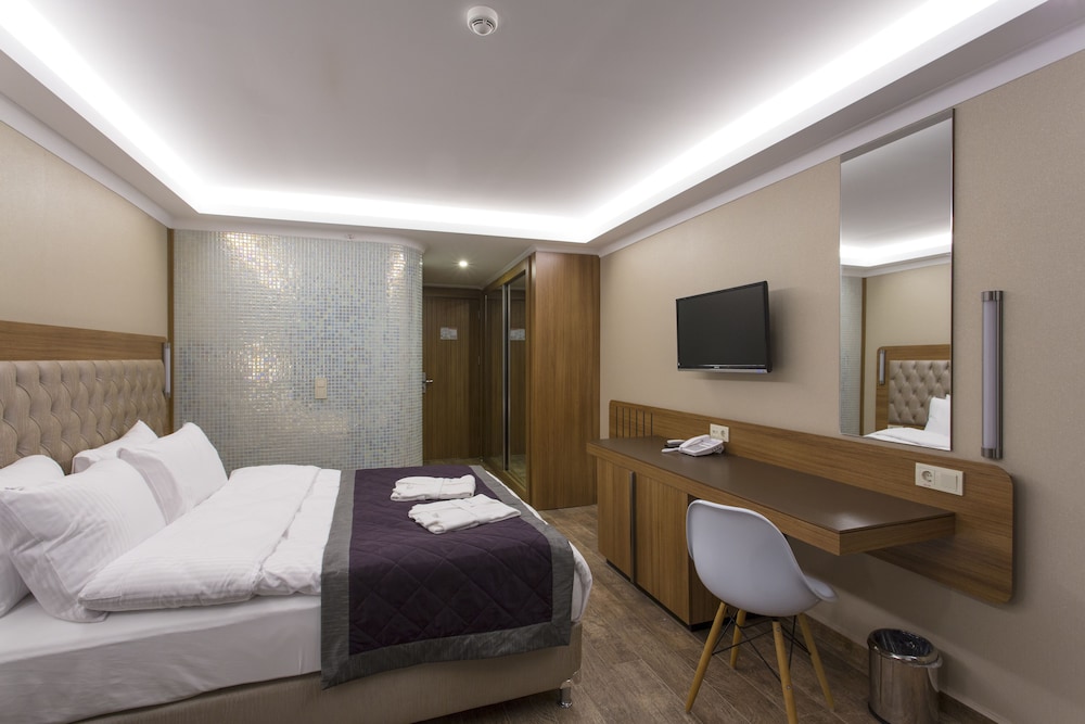 Michell Hotel - Adults Only - All Inclusive — Hotel rooms in Alanya