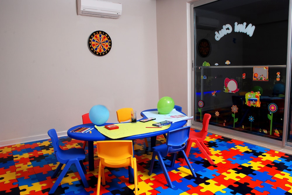 Kleopatra Ramira Hotel - All Inclusive — Attractions for children in Alanya