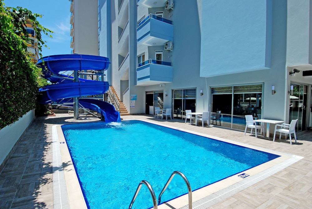 Kleopatra Ramira Hotel - All Inclusive — Swimming pool in Alanya