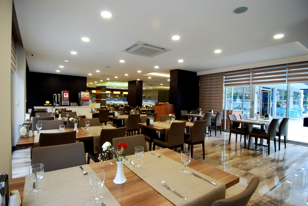Kleopatra Ramira Hotel - All Inclusive — Restaurant & bars in Alanya