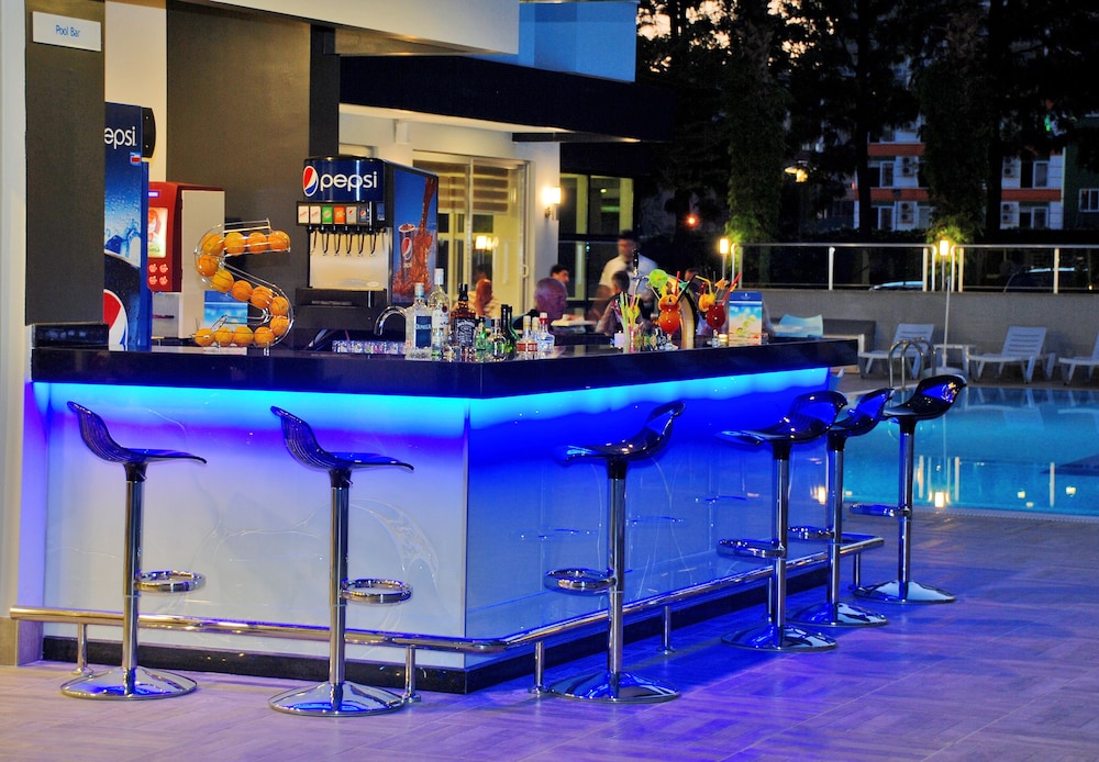 Kleopatra Ramira Hotel - All Inclusive — Restaurant & bars in Alanya