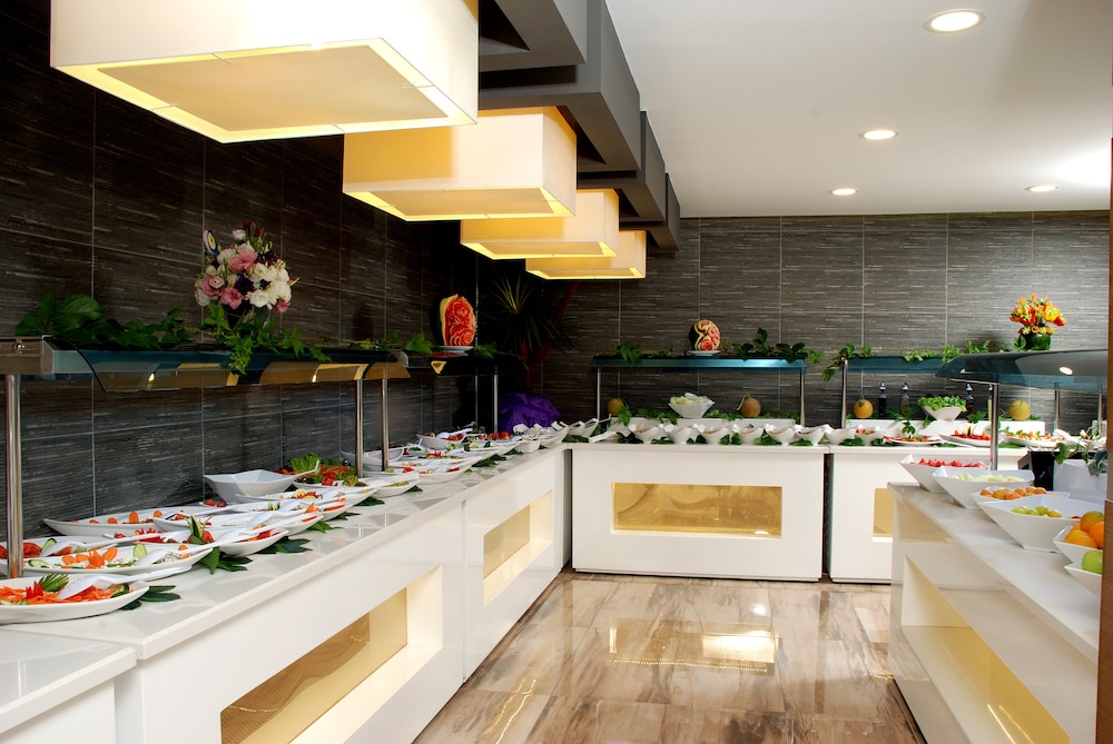 Kleopatra Ramira Hotel - All Inclusive — Restaurant & bars in Alanya