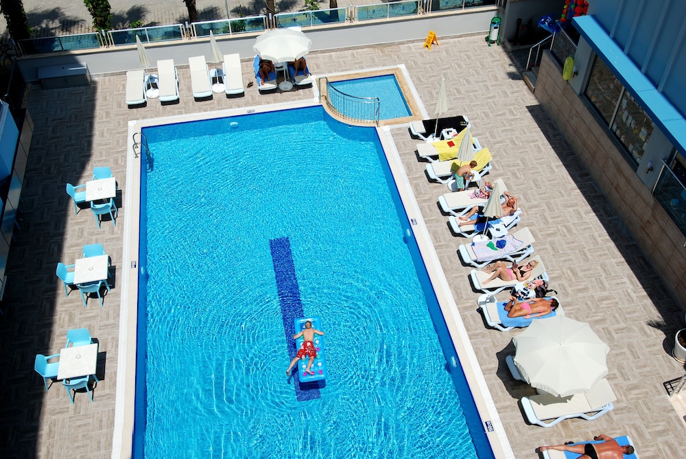 Kleopatra Ramira Hotel - All Inclusive — Swimming pool in Alanya