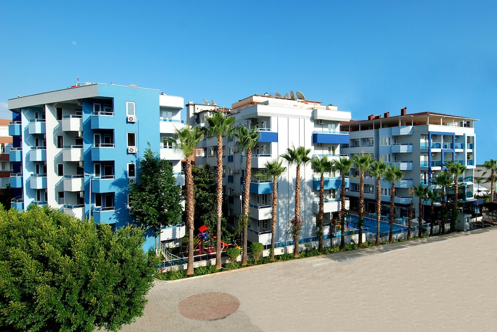 Kleopatra Ramira Hotel - All Inclusive — Hotel building in Alanya