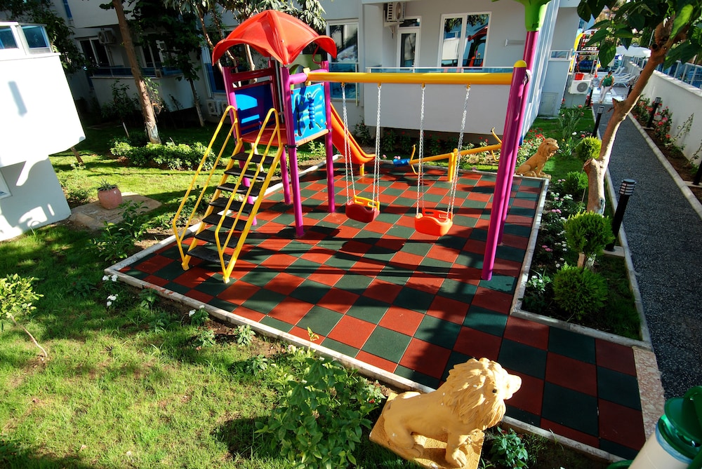 Kleopatra Ramira Hotel - All Inclusive — Attractions for children in Alanya