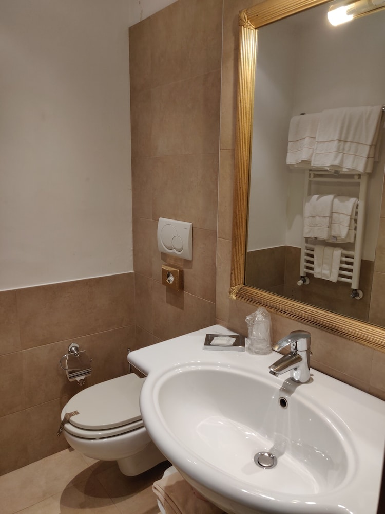 Hotel Ca Marinella — Hotel rooms in Venice, Veneto