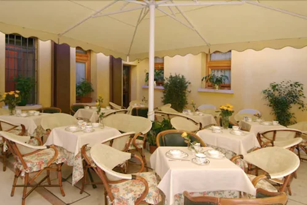 Hotel Ca Marinella — Restaurant & bars in Venice, Veneto