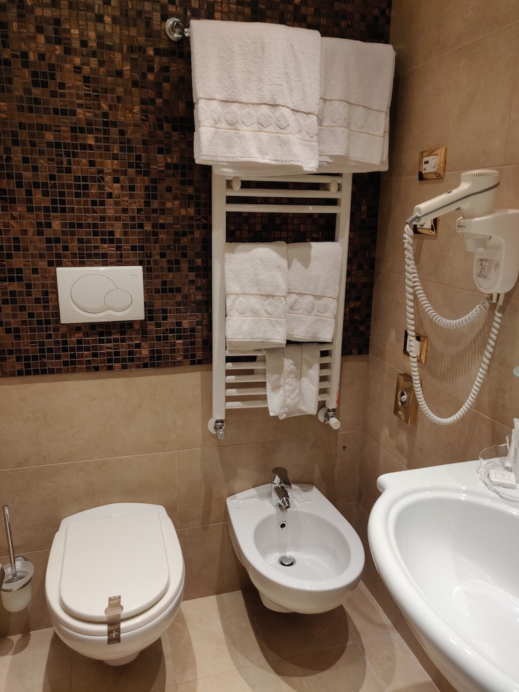 Hotel Ca Marinella — Hotel rooms in Venice, Veneto