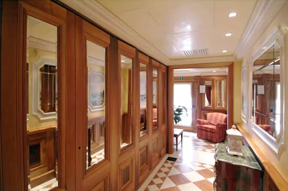 Hotel Ca Marinella — Hotel rooms in Venice, Veneto