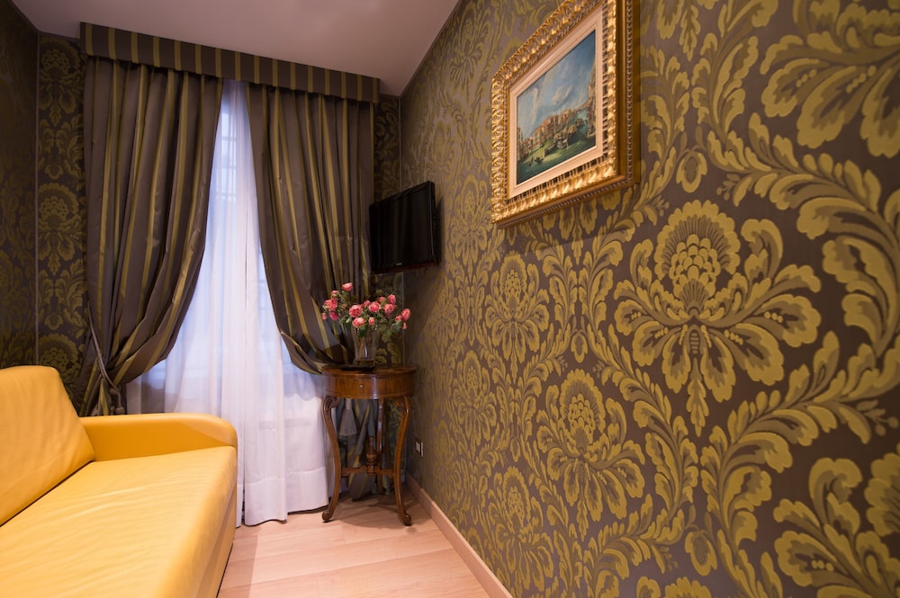 Hotel Ca Marinella — Hotel rooms in Venice, Veneto