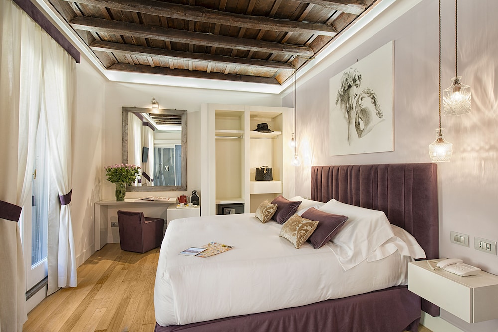 Domus Libera — Hotel rooms in Rome, Lazio