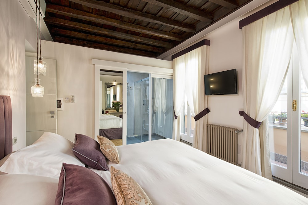 Domus Libera — Hotel rooms in Rome, Lazio