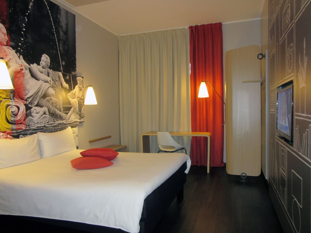 Ibis Milano Fiera — Hotel rooms in Lainate, Lombardy