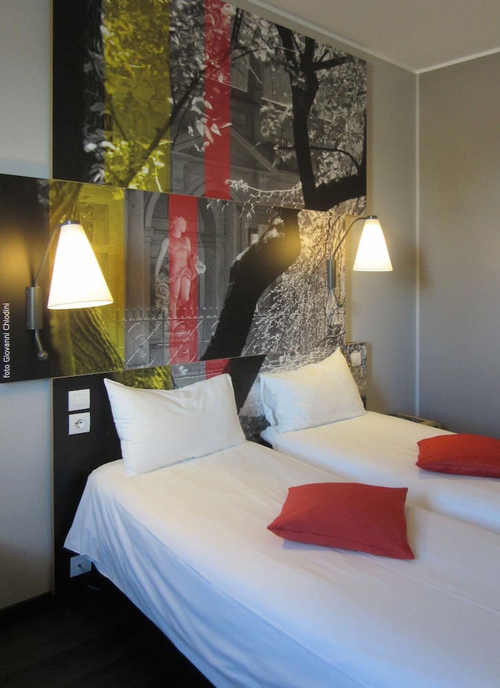 Ibis Milano Fiera — Hotel rooms in Lainate, Lombardy