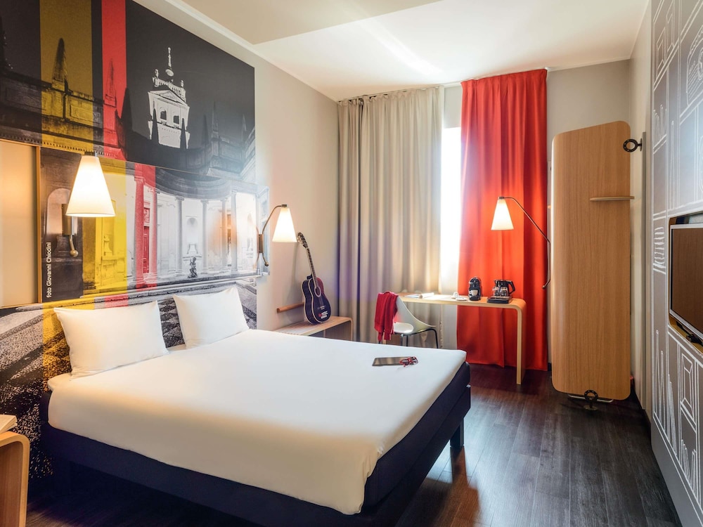 Ibis Milano Fiera — Hotel rooms in Lainate, Lombardy