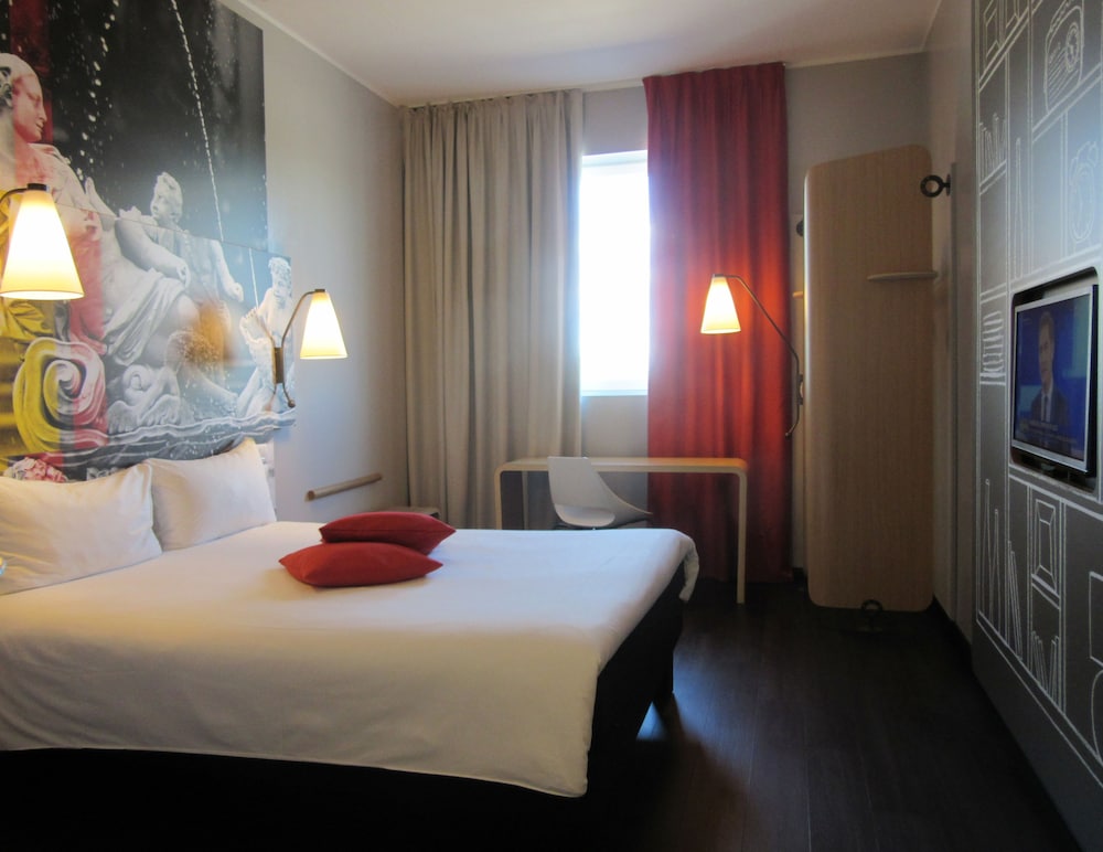 Ibis Milano Fiera — Hotel rooms in Lainate, Lombardy
