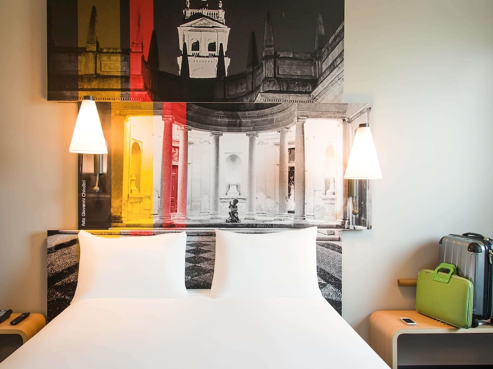 Ibis Milano Fiera — Hotel rooms in Lainate, Lombardy