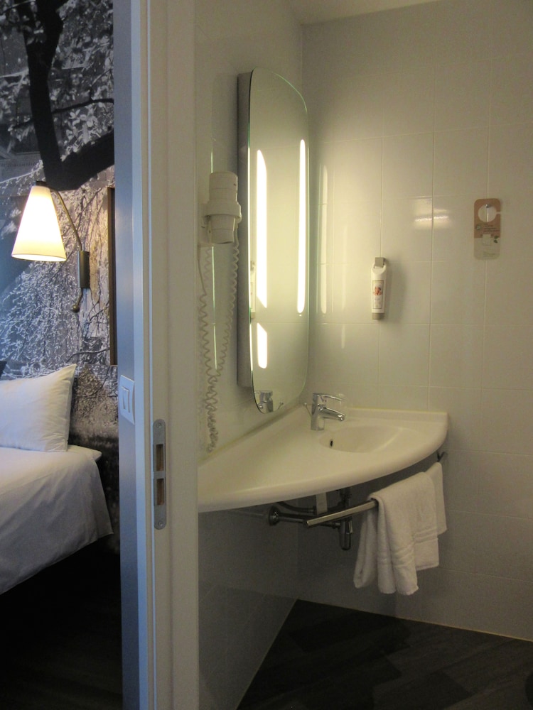 Ibis Milano Fiera — Hotel rooms in Lainate, Lombardy