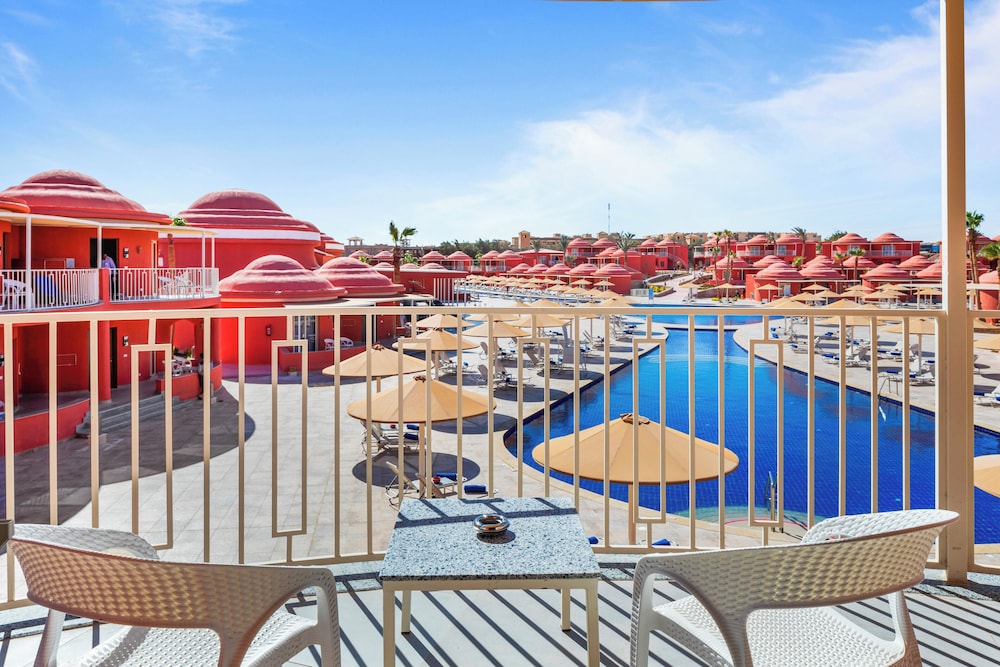 Pickalbatros Laguna Club Resort Sharm El Sheikh — Swimming pool in Sharm El Sheikh, Red Sea