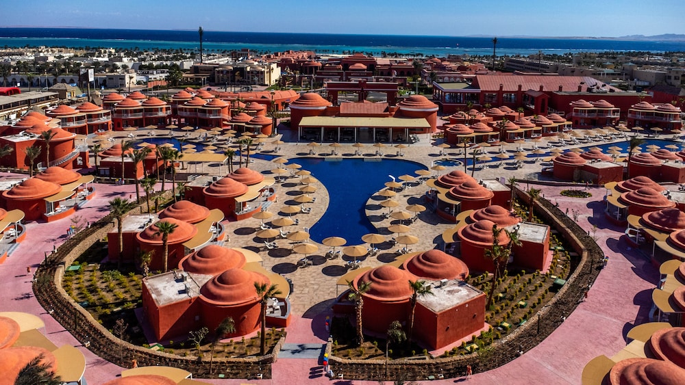 Pickalbatros Laguna Club Resort Sharm El Sheikh — Swimming pool in Sharm El Sheikh, Red Sea