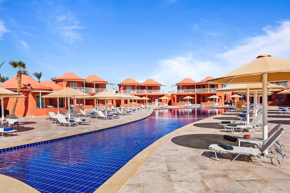 Pickalbatros Laguna Club Resort Sharm El Sheikh — Swimming pool in Sharm El Sheikh, Red Sea