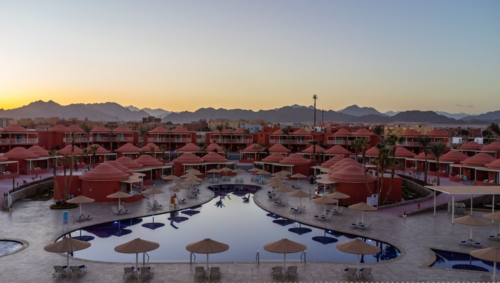 Pickalbatros Laguna Club Resort Sharm El Sheikh — Swimming pool in Sharm El Sheikh, Red Sea