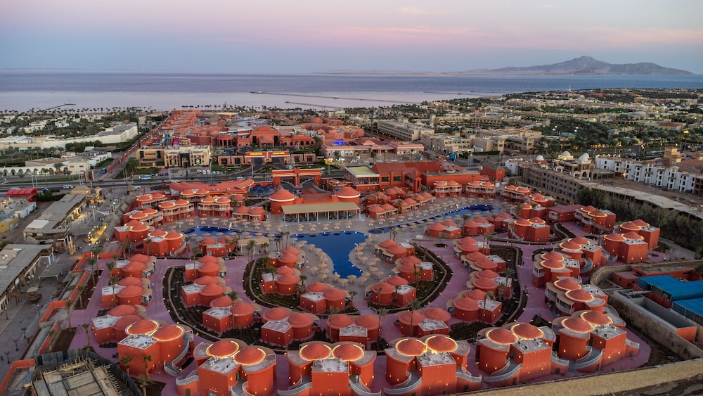 Pickalbatros Laguna Club Resort Sharm El Sheikh — Hotel building in Sharm El Sheikh, Red Sea