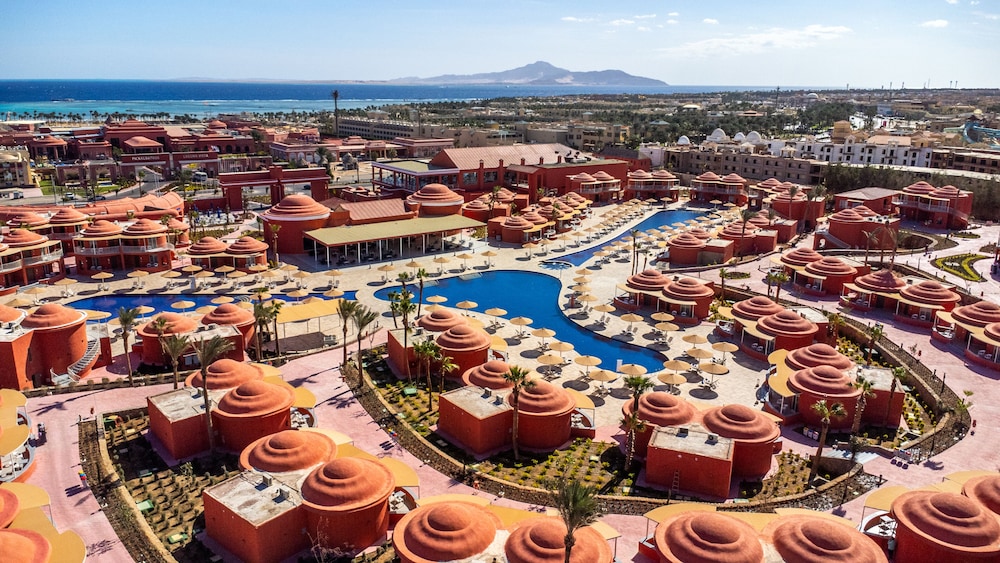 Pickalbatros Laguna Club Resort Sharm El Sheikh — Swimming pool in Sharm El Sheikh, Red Sea