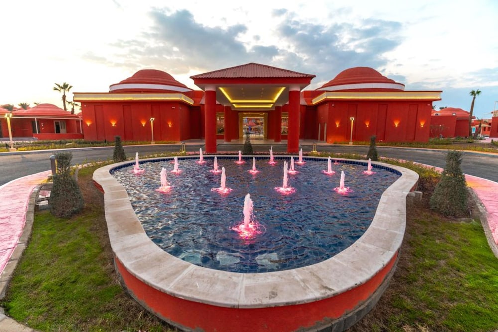 Pickalbatros Laguna Club Resort Sharm El Sheikh — Hotel building in Sharm El Sheikh, Red Sea