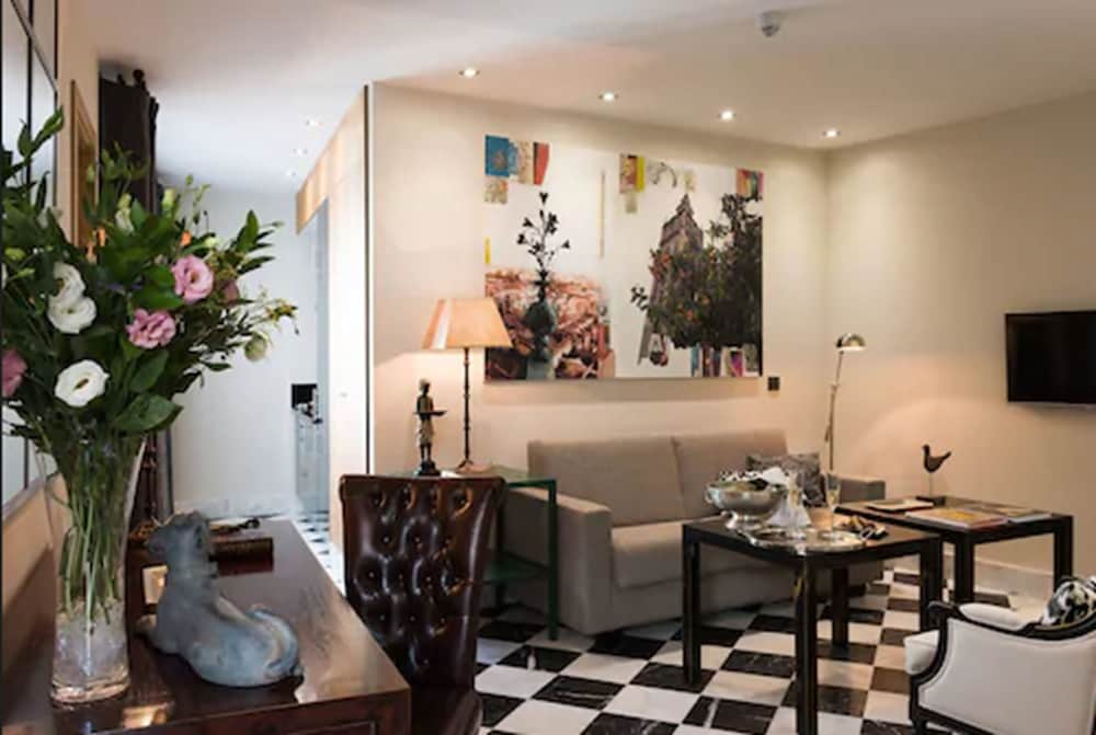 Aguilas5 SevillaSuites — Rooms in Seville, Andalusia