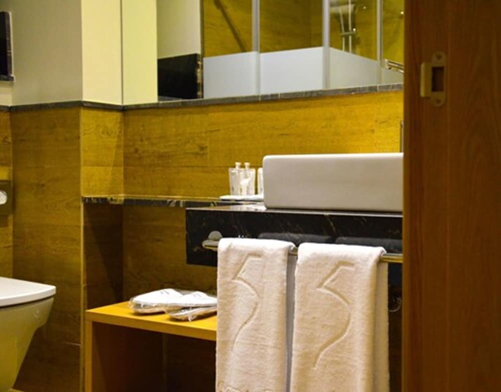 Aguilas5 SevillaSuites — Rooms in Seville, Andalusia