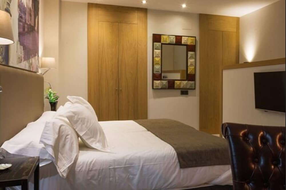 Aguilas5 SevillaSuites — Rooms in Seville, Andalusia