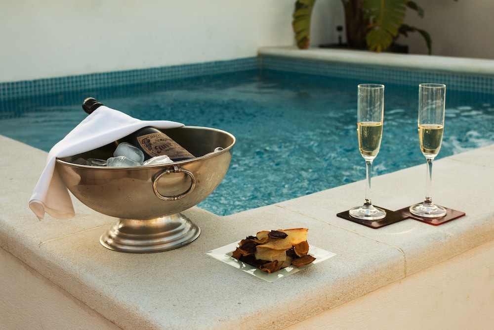 Aguilas5 SevillaSuites — Outdoor in Seville, Andalusia