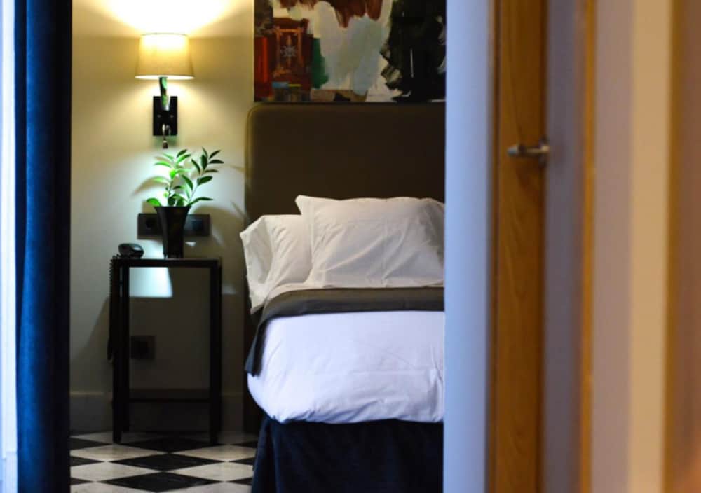 Aguilas5 SevillaSuites — Rooms in Seville, Andalusia