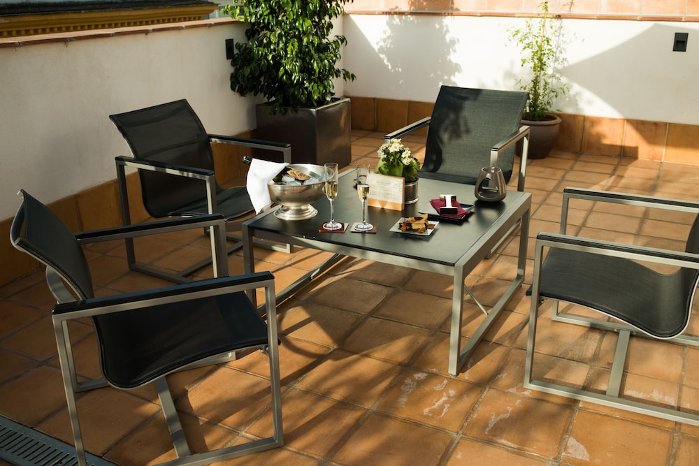 Aguilas5 SevillaSuites — Outdoor in Seville, Andalusia