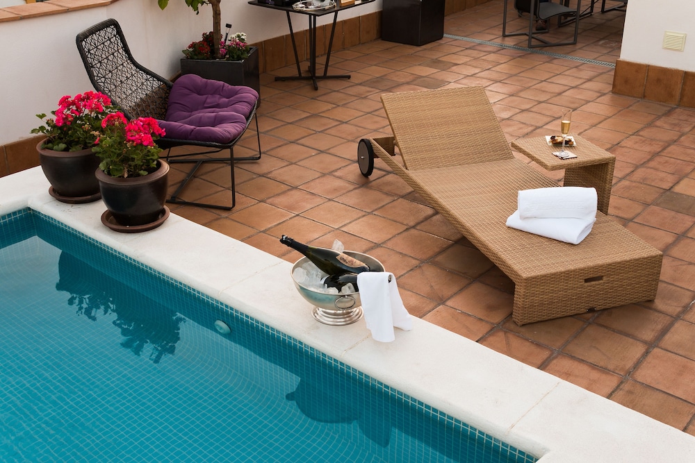 Aguilas5 SevillaSuites — Main photo in Seville, Andalusia