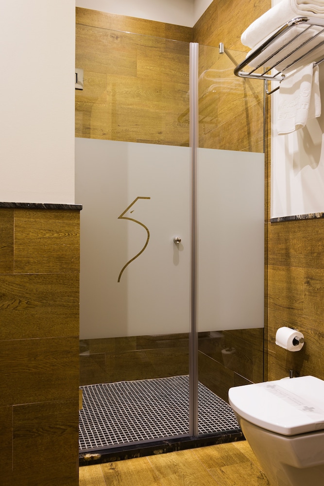 Aguilas5 SevillaSuites — Rooms in Seville, Andalusia