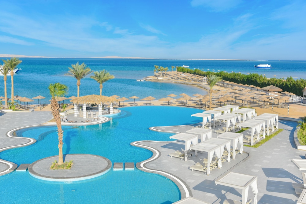 JAZ Elite Casa Del Mar Beach - All inclusive — Swimming pool in Hurghada, Red Sea