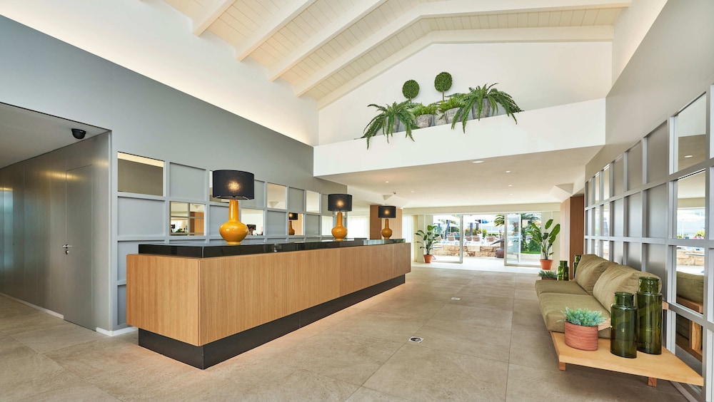 Hoposa Apartamentos Montelin — Hotel building in Puerto Pollensa, Balearic Islands