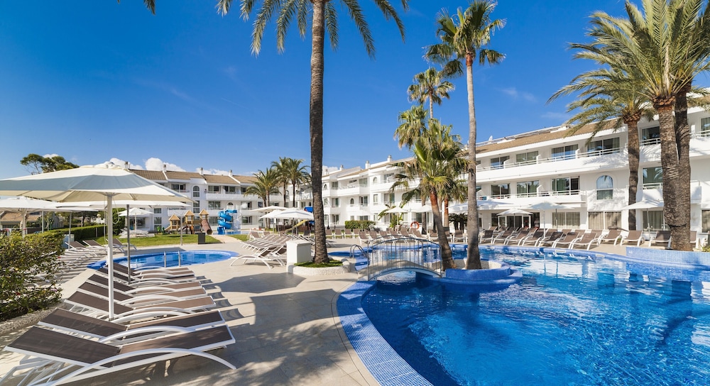 Hoposa Apartamentos Montelin — Swimming pool in Puerto Pollensa, Balearic Islands