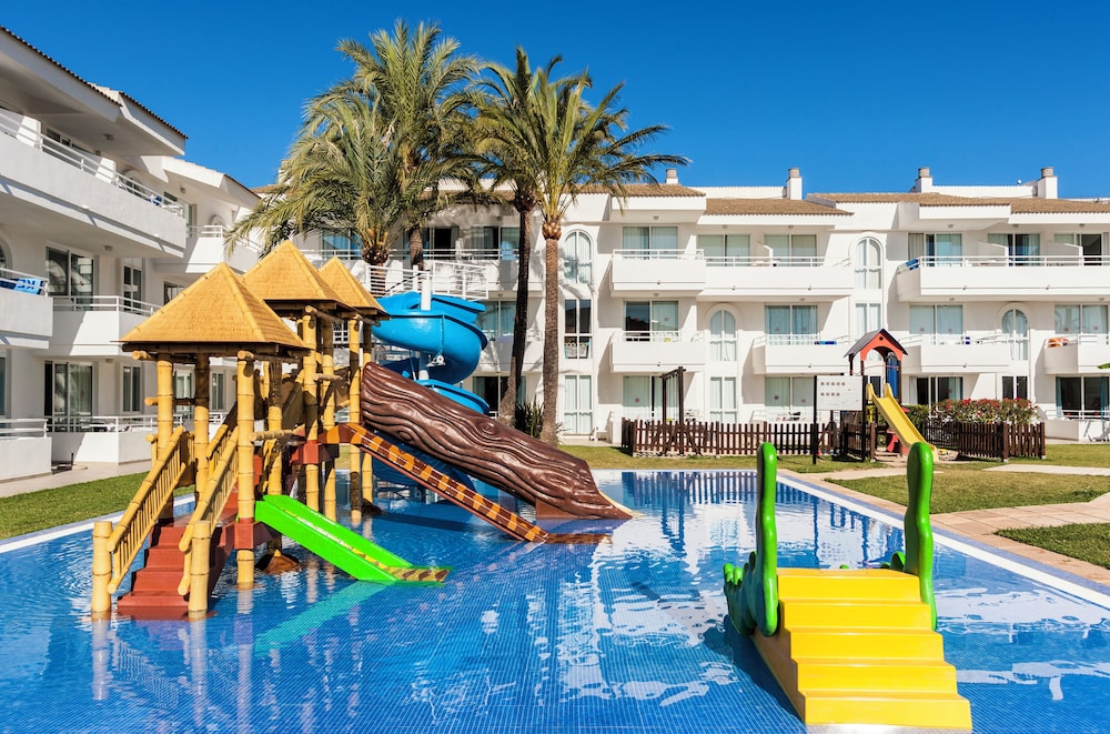 Hoposa Apartamentos Montelin — Swimming pool in Puerto Pollensa, Balearic Islands